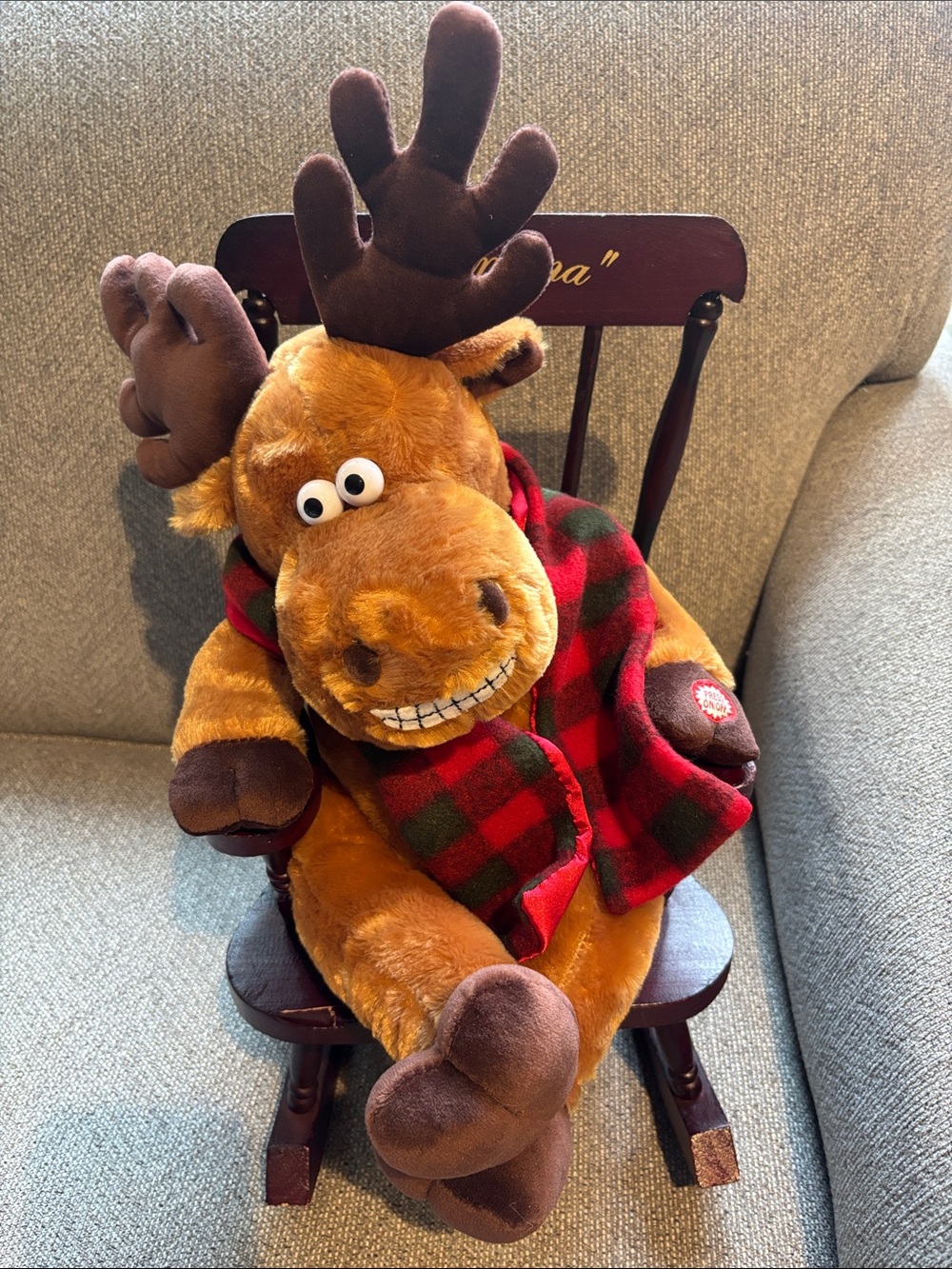 Dan-Dee collectors choice plush grandma moose with scarf